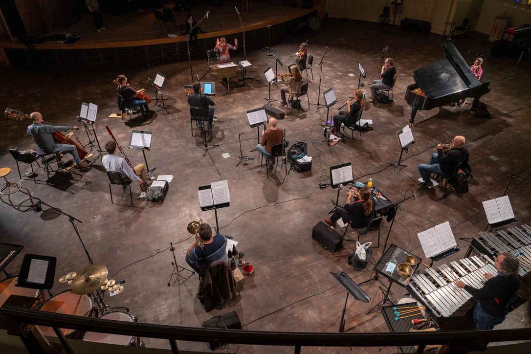 Le Nouvel Ensemble Moderne rehearsing Keiko Devaux's "Arras" in the Salle Bourgie at the Montreal Museum of Fine Arts